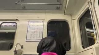 А так можно было? Ебутся в метро СПб после Алых Парусов