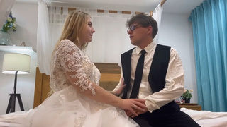 Симпатичная, я и так до свадьбы терпел, давай с анала сразу и начнём