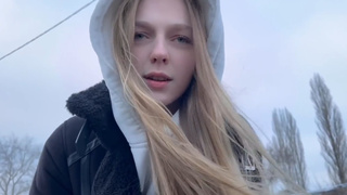 Я её подвёз, она мне отсосала! Совсем она не шлюха, это жизнь такая