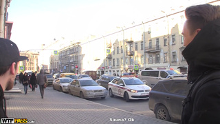 Два русских пикапера развели юную брюнетку на секс в сауне