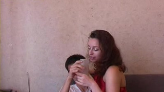 Русский паренек чпокает подвыпившую Ингу в пещерку