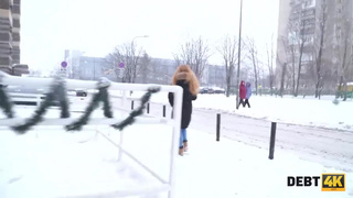 Коллектор жестко сношает рачком рыжую русскую должницу