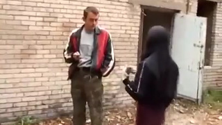 Русская молоденькая красотка сексом рассчиталась за ремонт папиной машины